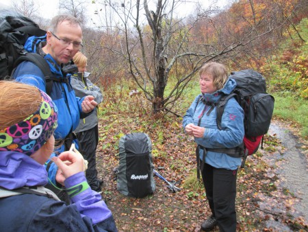 Links Odd, rechts Svanhild; kleine Pause